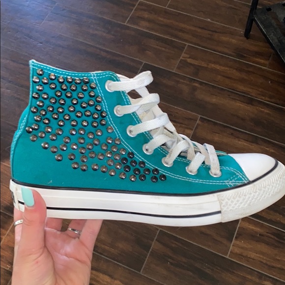 Converse - Picture 2 of 5